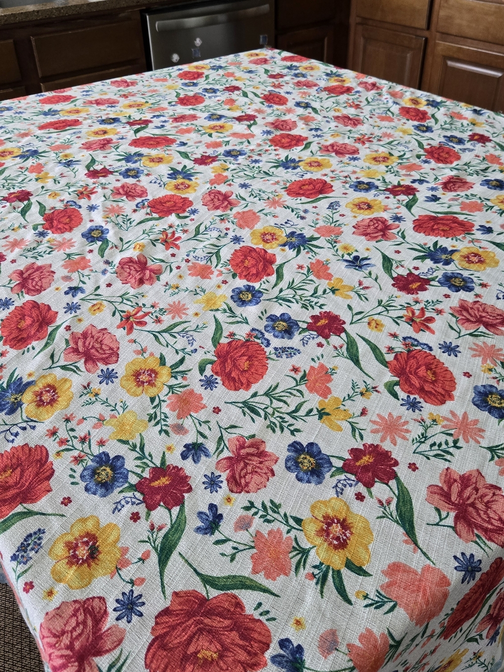 The Pioneer Woman Floral Print Tablecloth - 70" Round